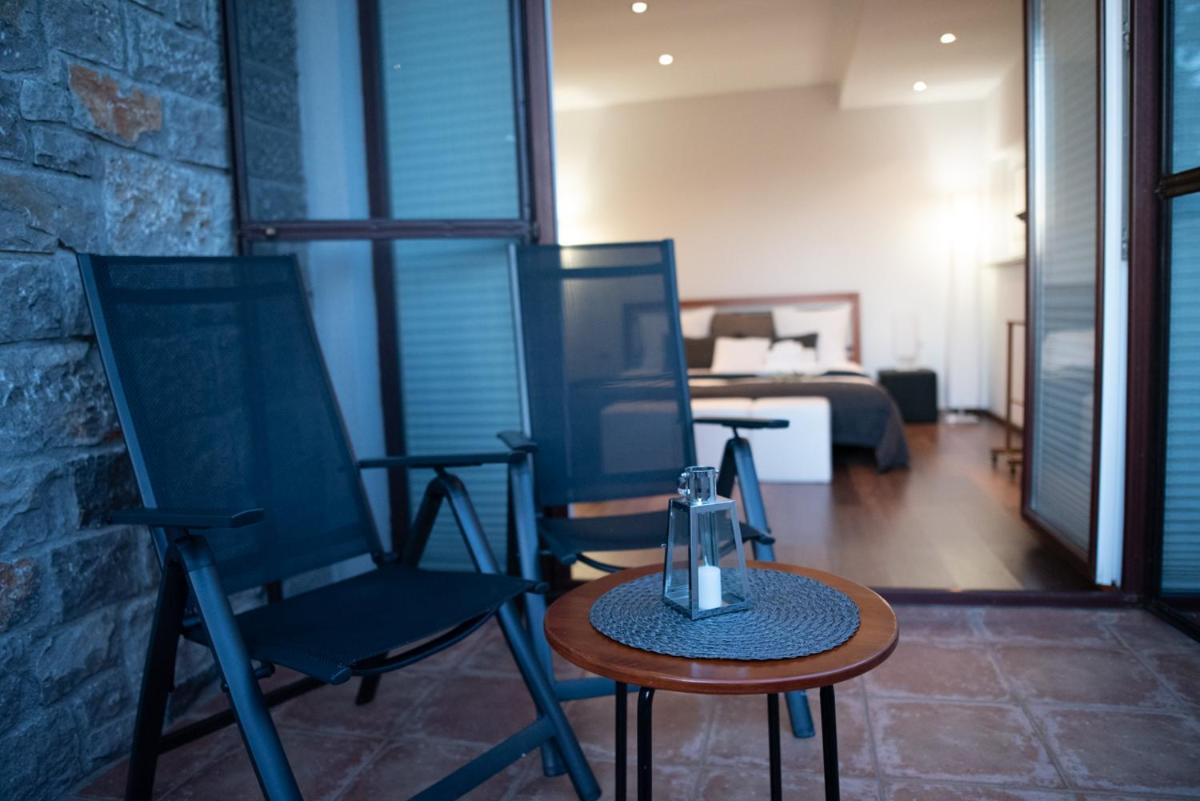 Castle House Rooms, Swimming Pool & Sauna & Tennis Court & Wine Cellar Sežana エクステリア 写真