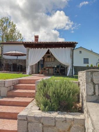 Castle House Rooms, Swimming Pool & Sauna & Tennis Court & Wine Cellar Sežana エクステリア 写真
